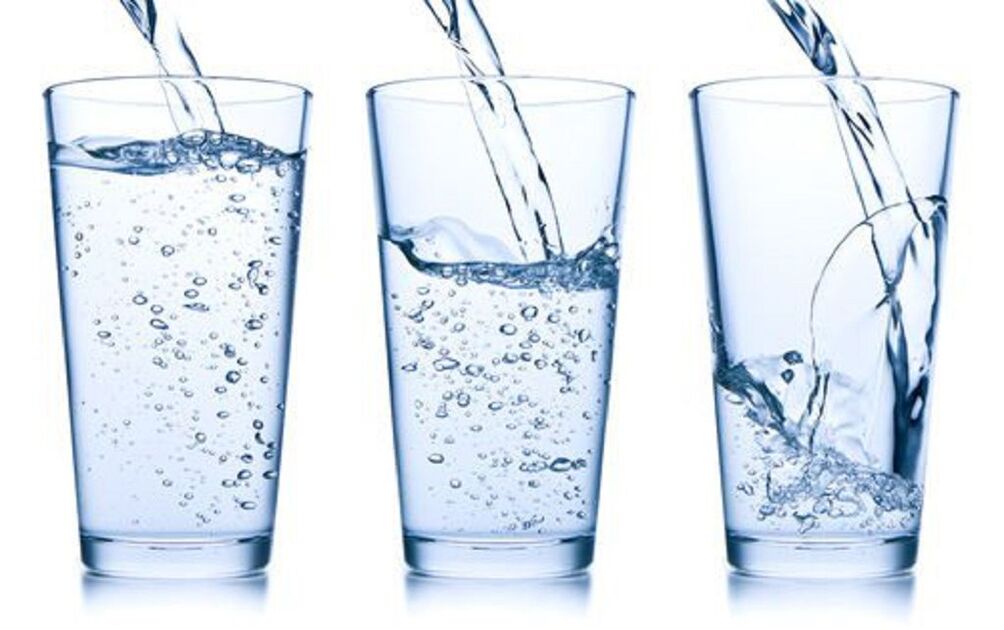 sauberes Wasser für eine faule Diät