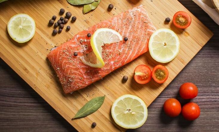 Fisch mit Gemüse zur Gewichtsreduktion auf Diät